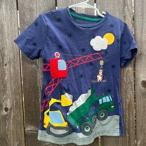 6-7y Mini Boden like new tee with applique